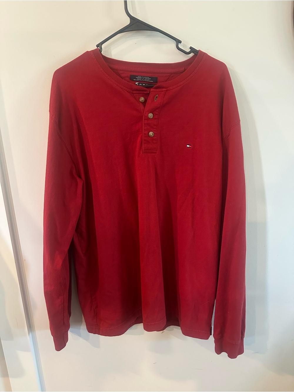 Tommy Hilfiger Men's Red Long-Sleeve Henley Shirt with Logo XXL